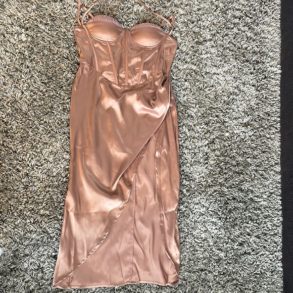 PLT corset midi dress - Picture 3 of 10